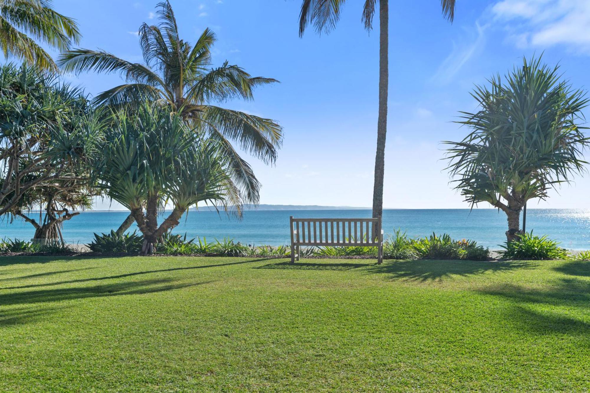 Fairshore Noosa Aparthotel Exterior photo